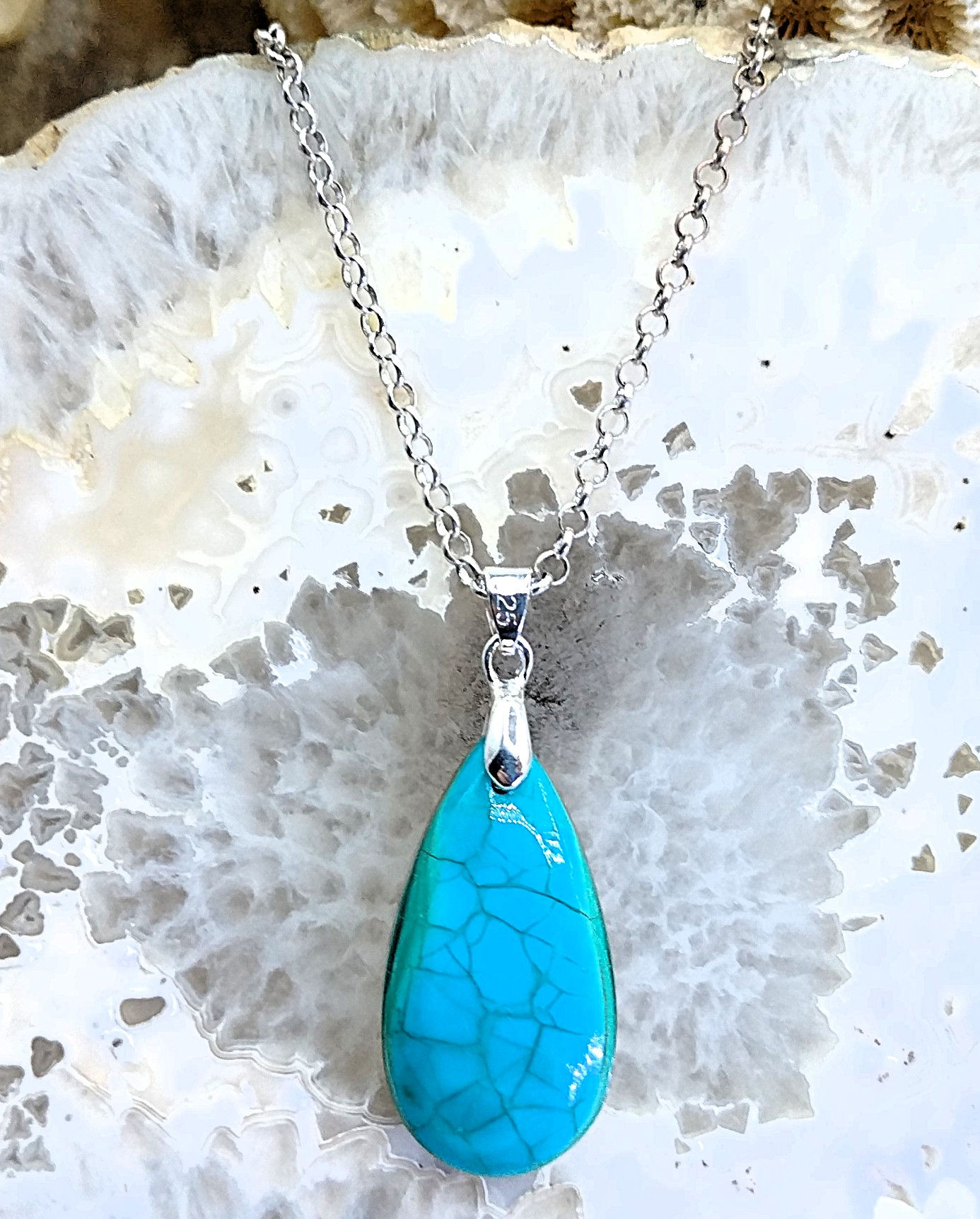 Chrysocolle dans Malachite