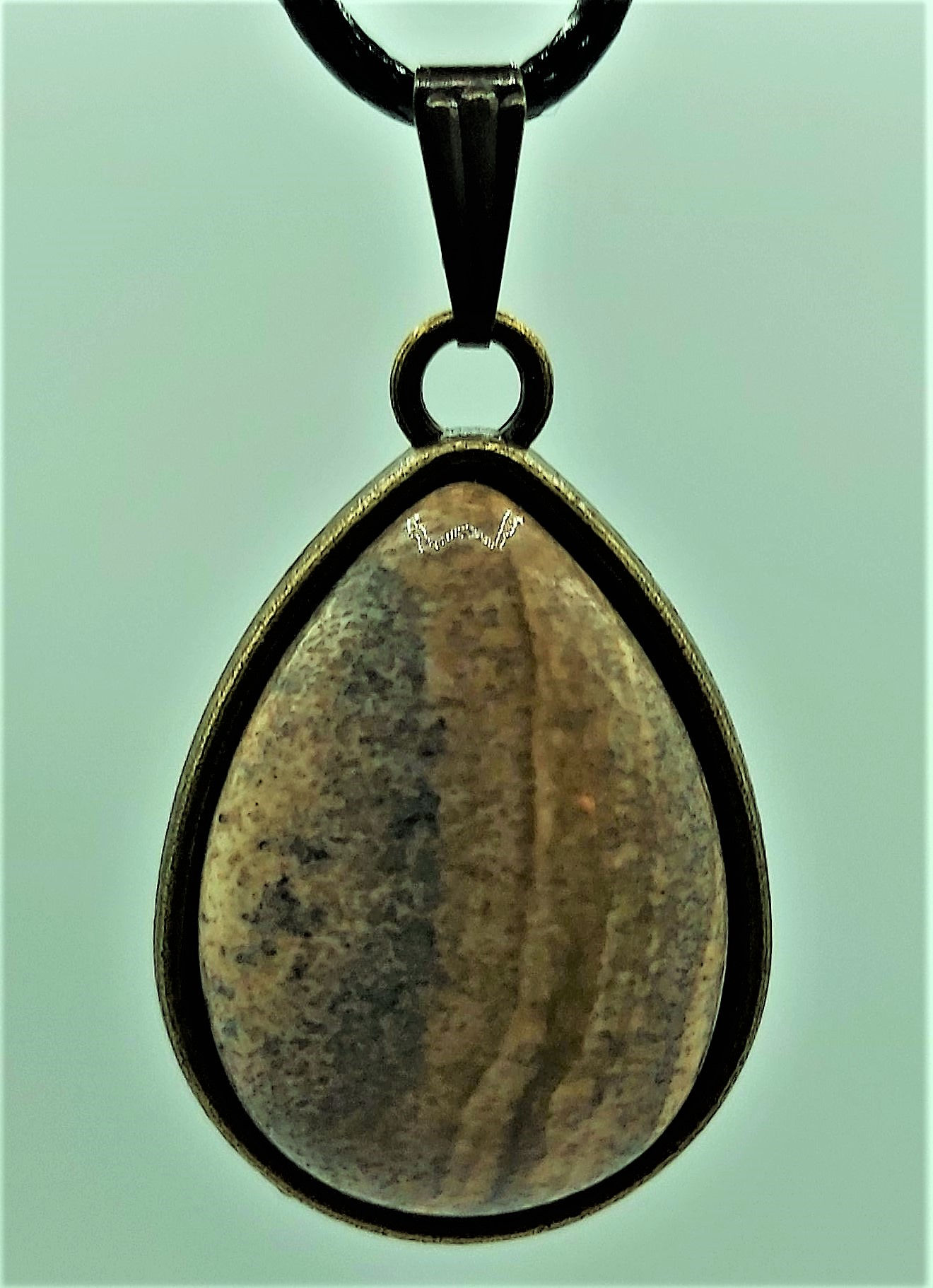 Collier avec petit pendentif Unakite