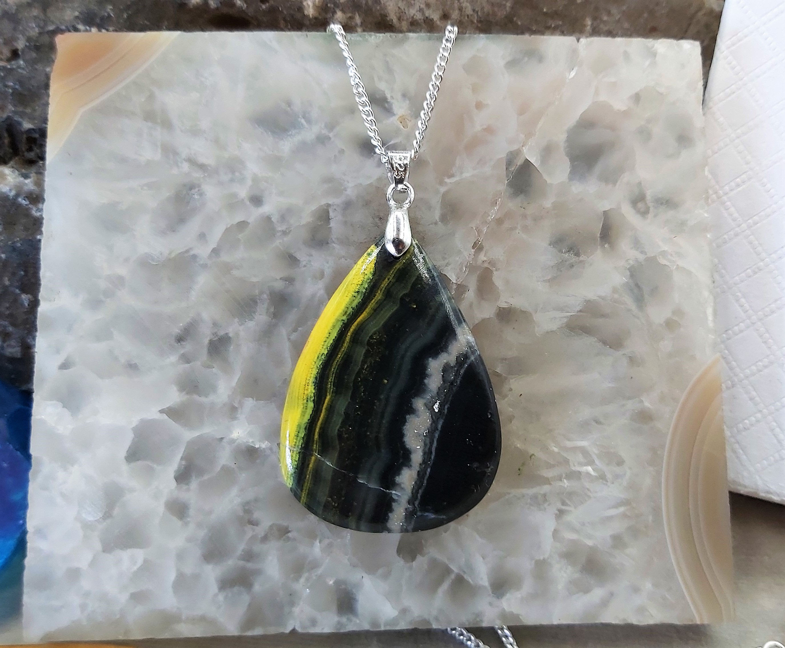 Magnifique Jaspe Bumble-Bee