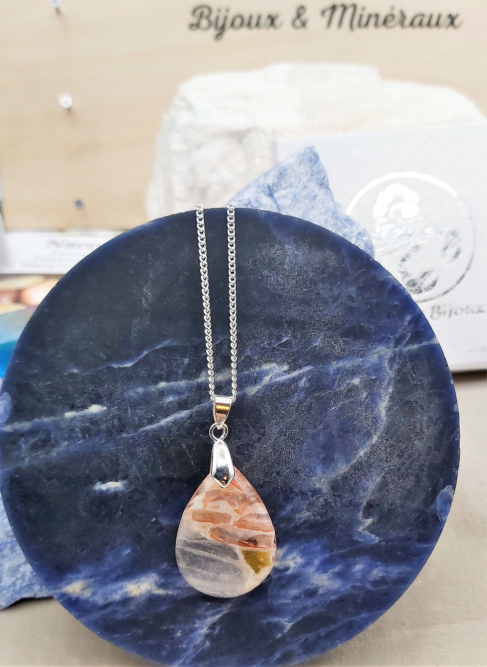Miniature : Collier avec joli petit pendentif Agate