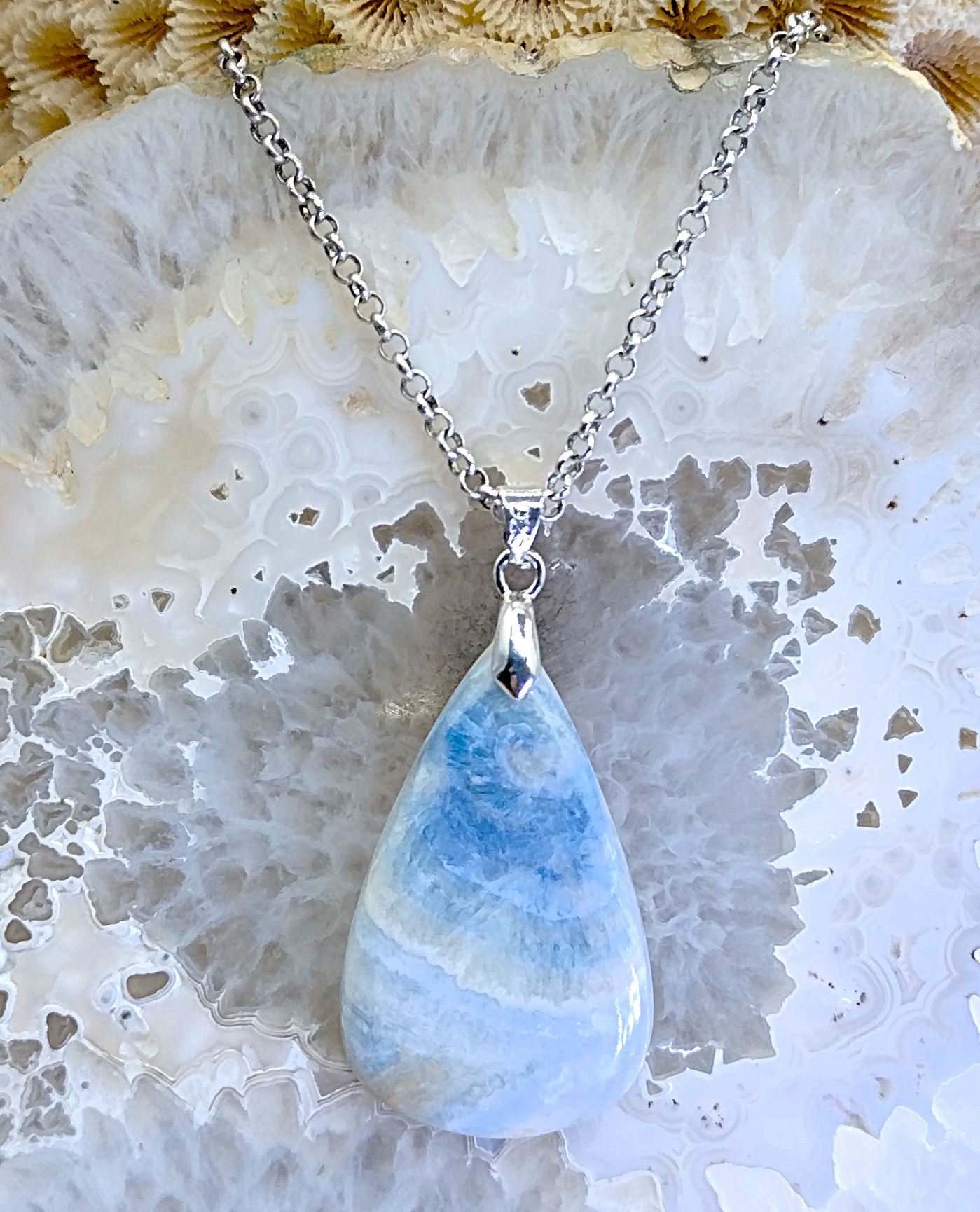 Scheelite bleue d'Australie