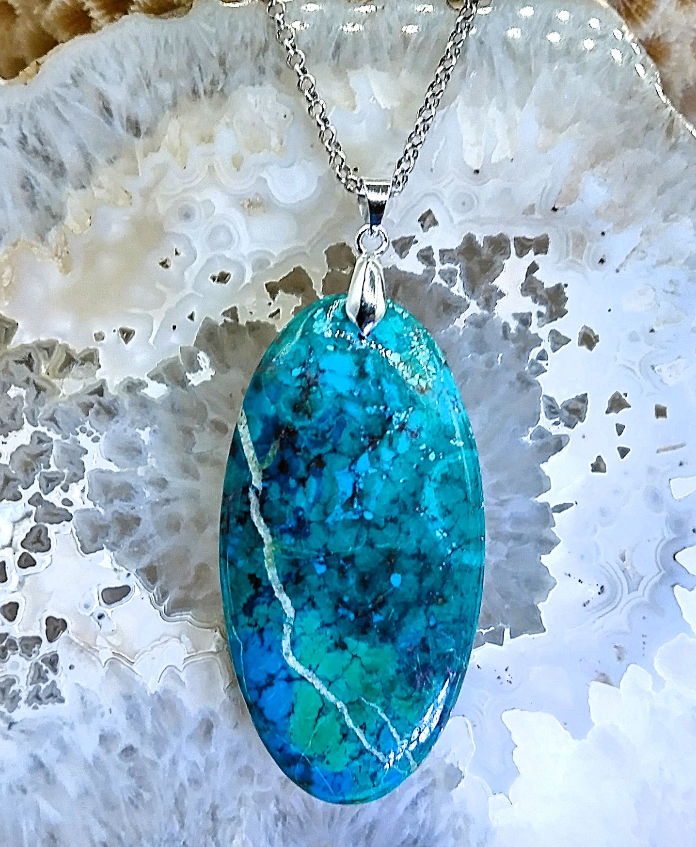 Chrysocolle dans Malachite