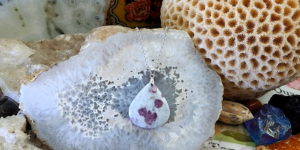Miniature : Tourmaline rose dans Calcite blanche