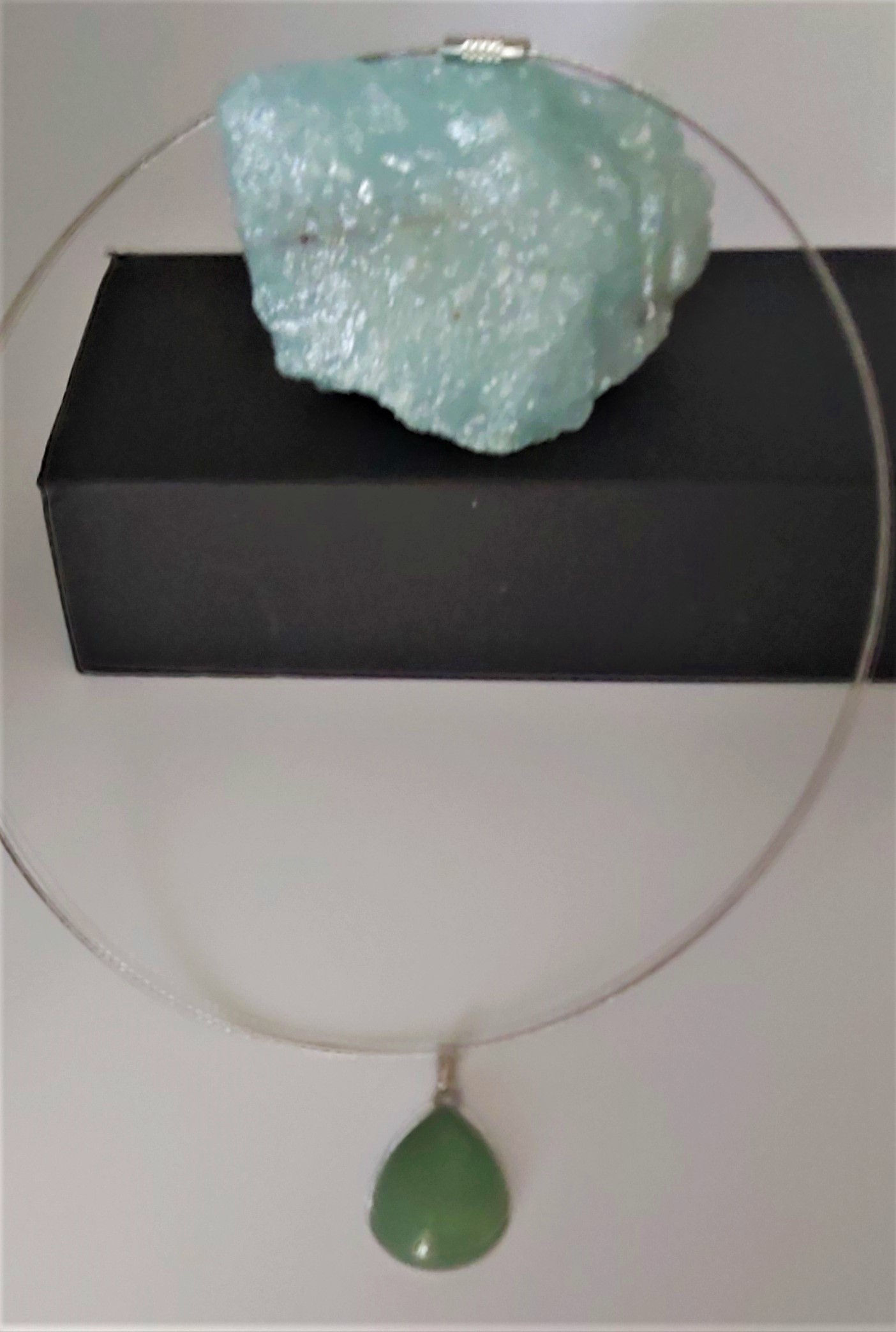 Ras-du-cou avec petit pendentif