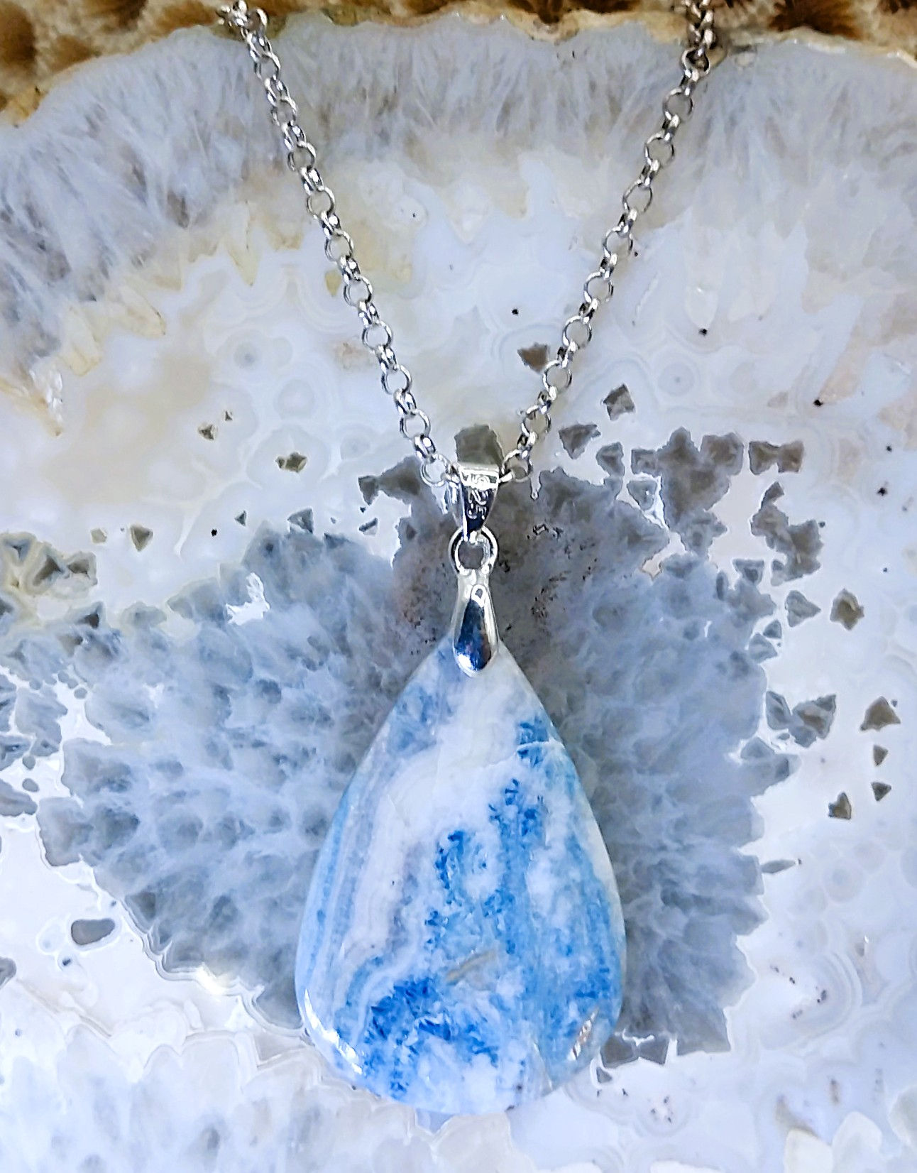 Scheelite bleue d'Australie