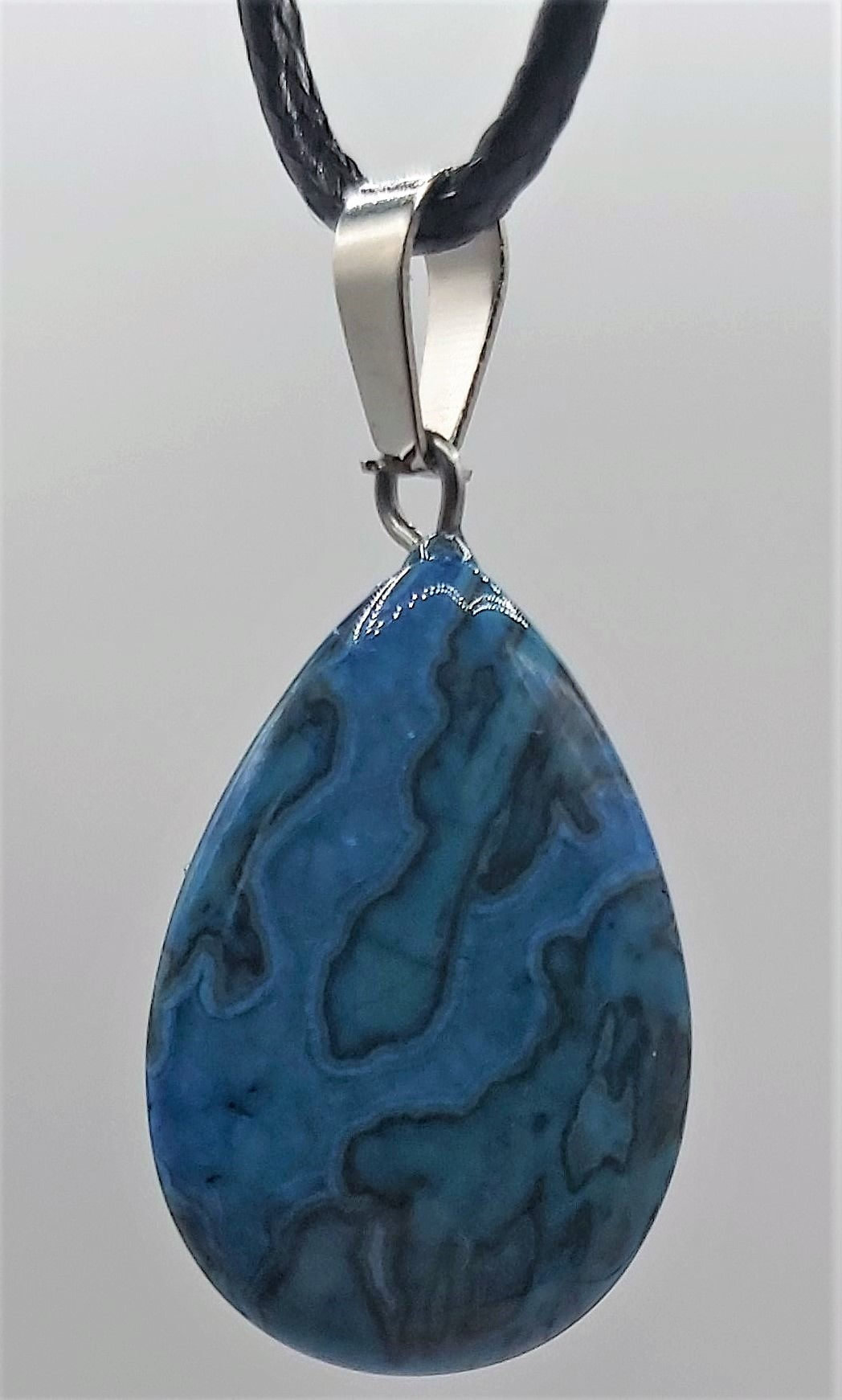 Collier avec petit pendentif Pierre Empereur