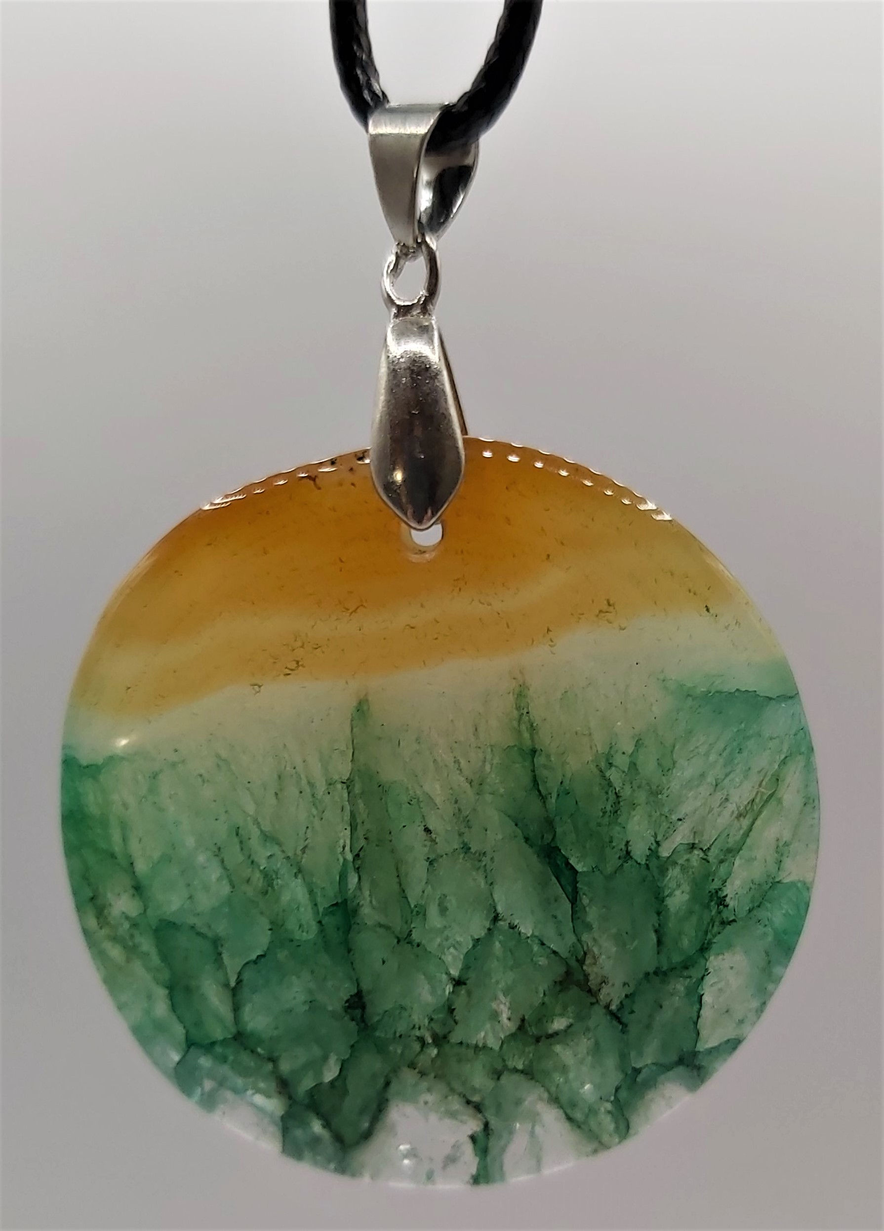 Collier avec jolis pendentifs Agates