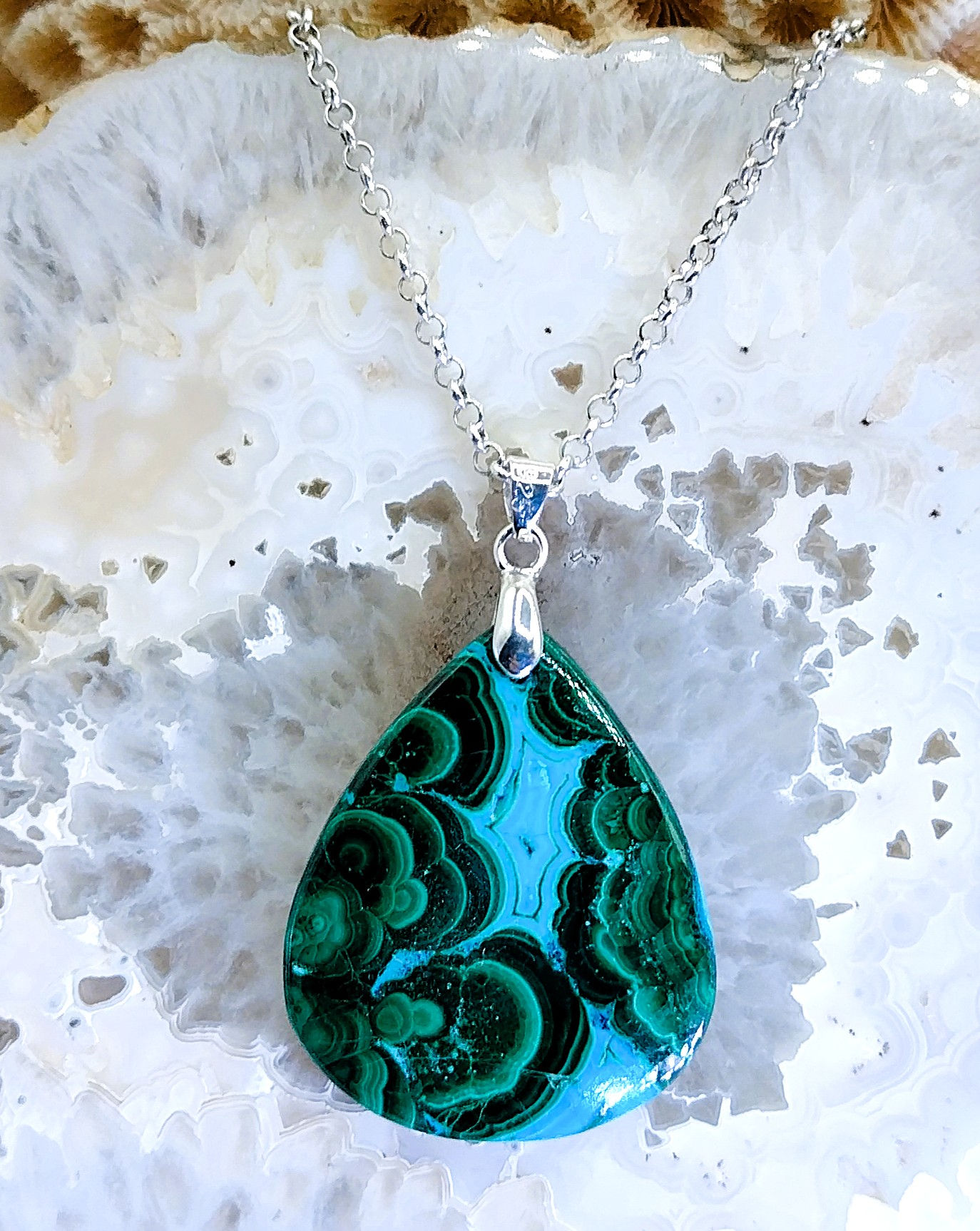 Chrysocolle dans Malachite