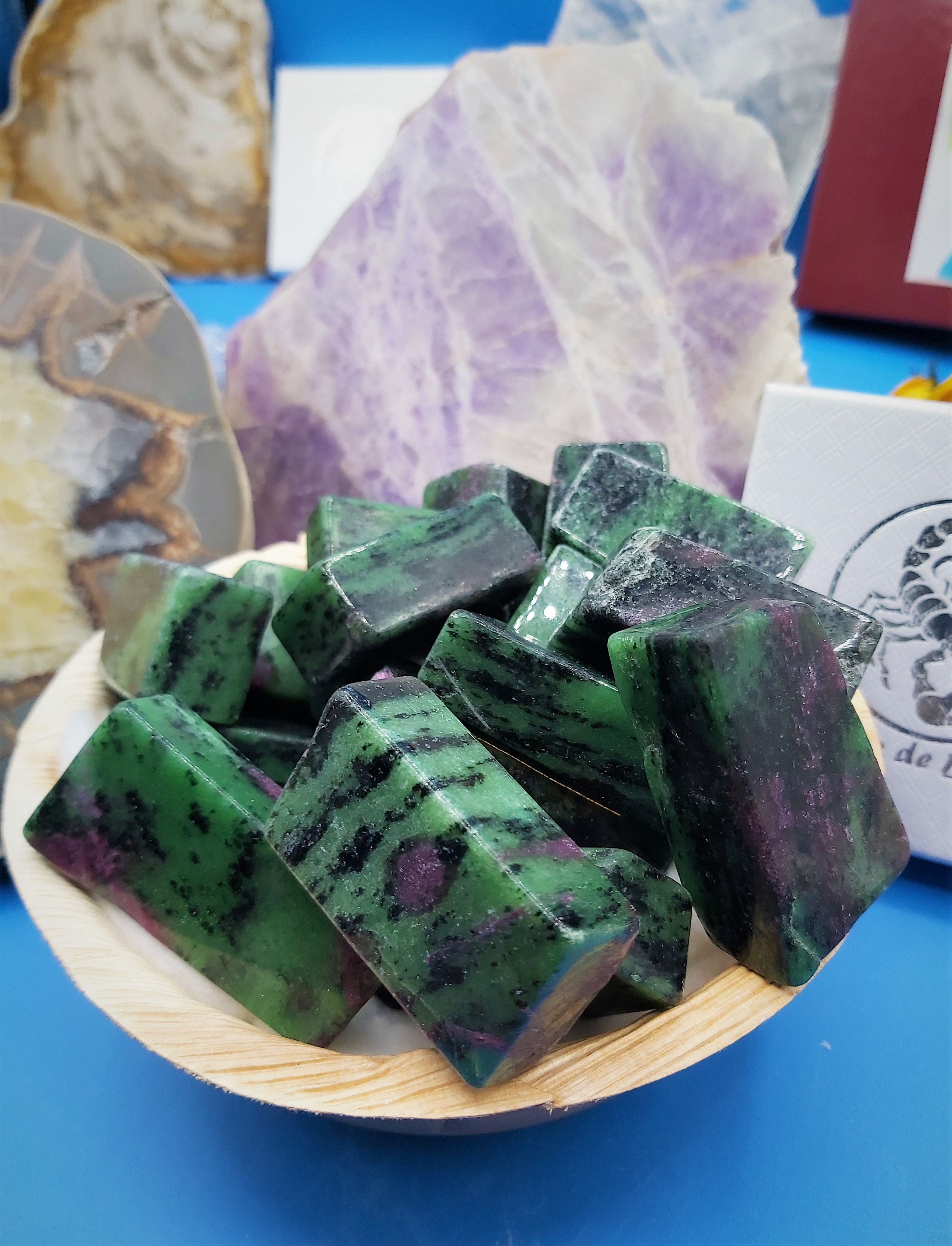 Pierres roulées de Rubis Zoïsite