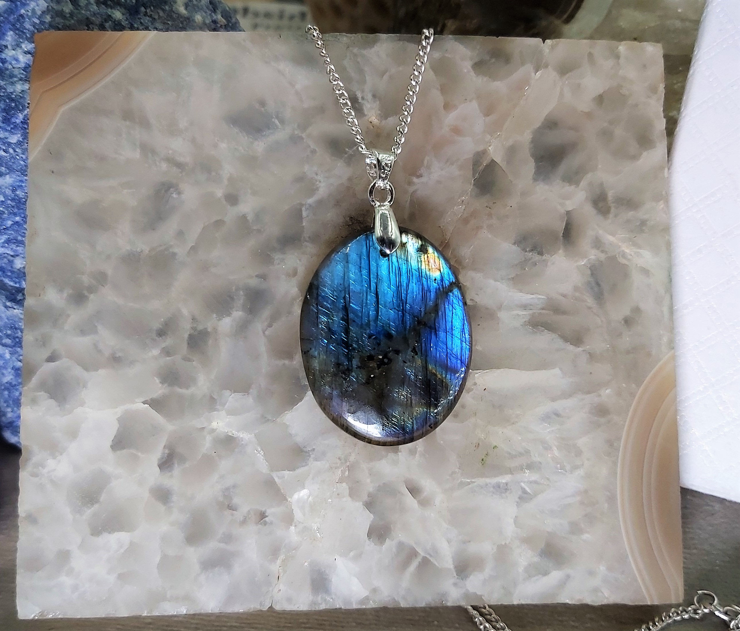 Très jolie Labradorite bleue