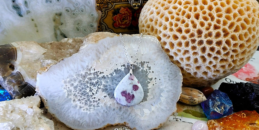 Miniature : Tourmaline rose dans Calcite blanche