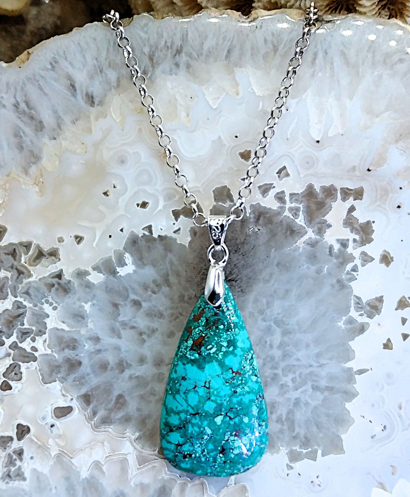 Chrysocolle dans Malachite