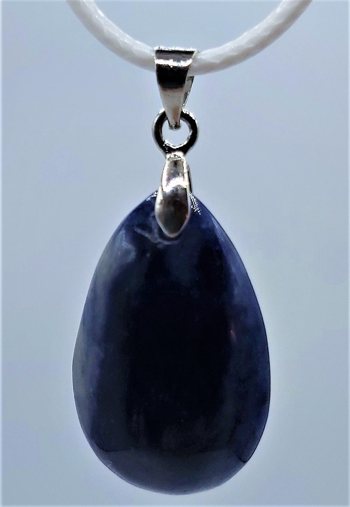 Collier avec petit pendentif Agate