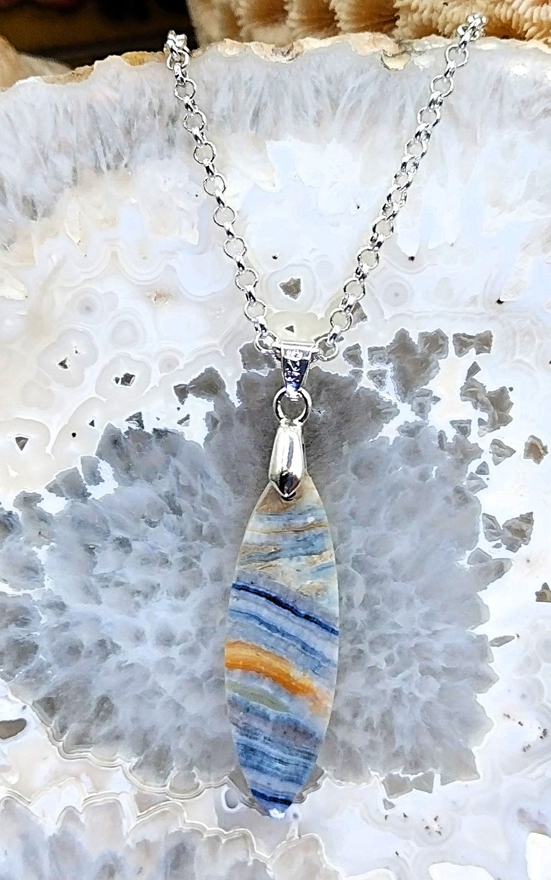 Scheelite bleue d'Australie