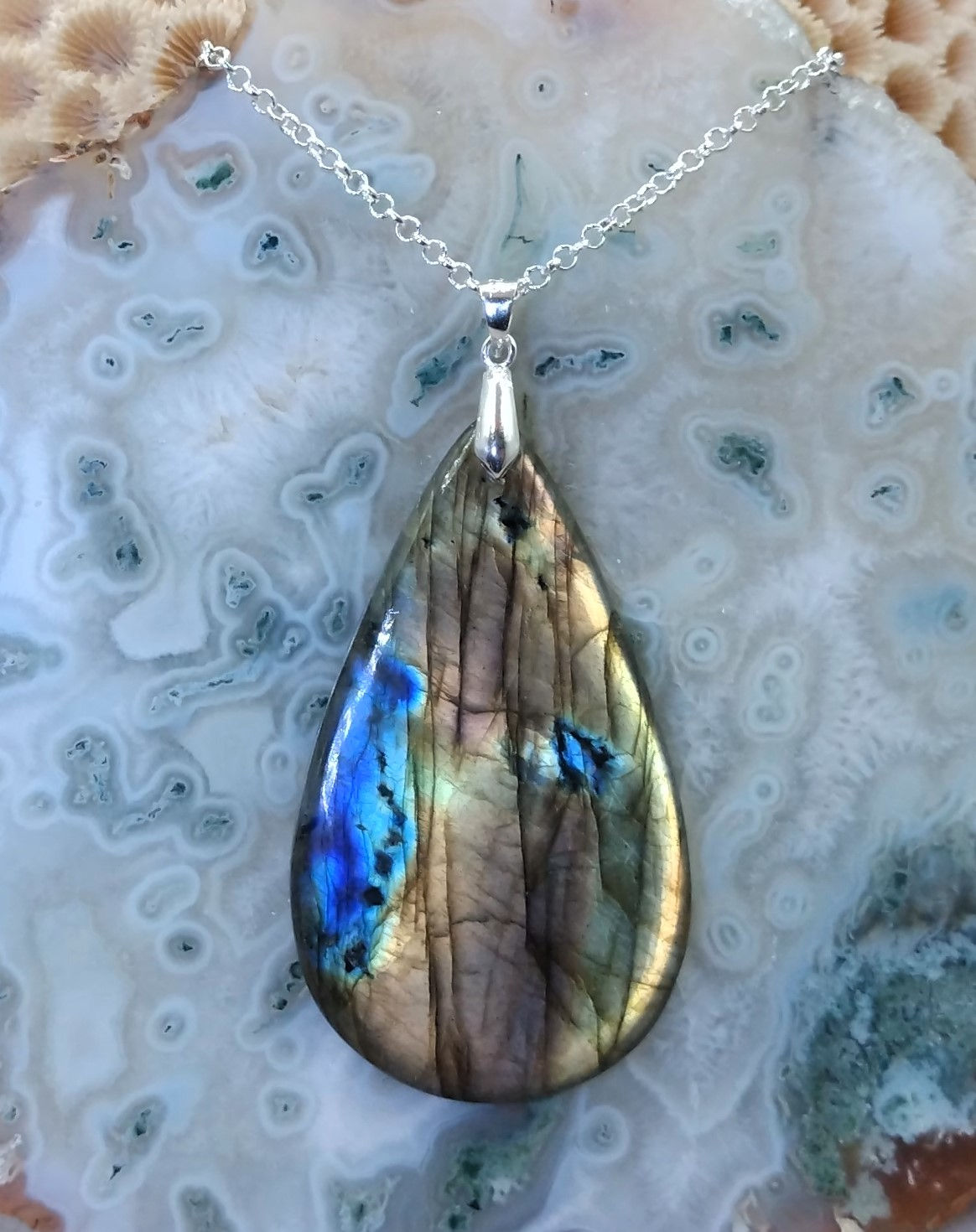 Labradorite "Multi-feux"