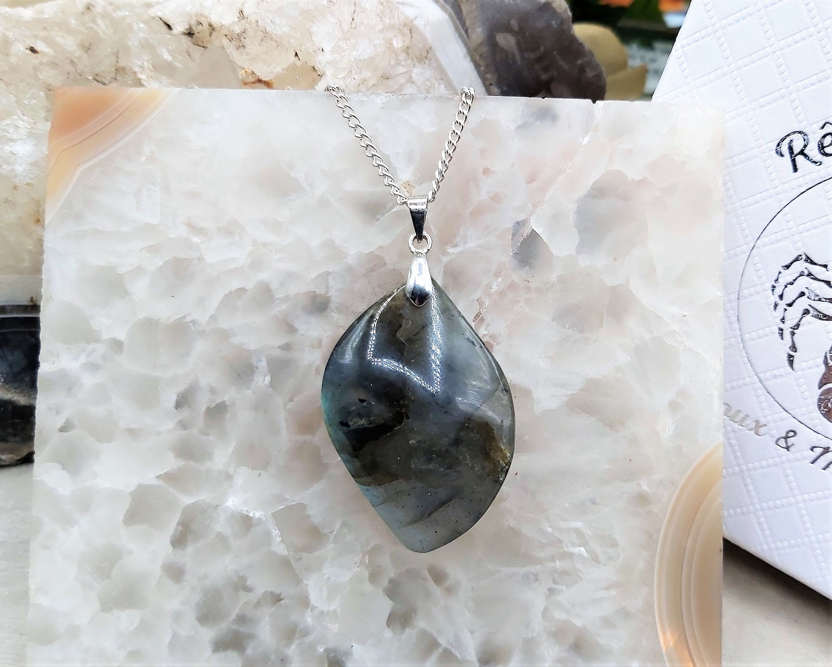 Très beau pendentif Labradorite