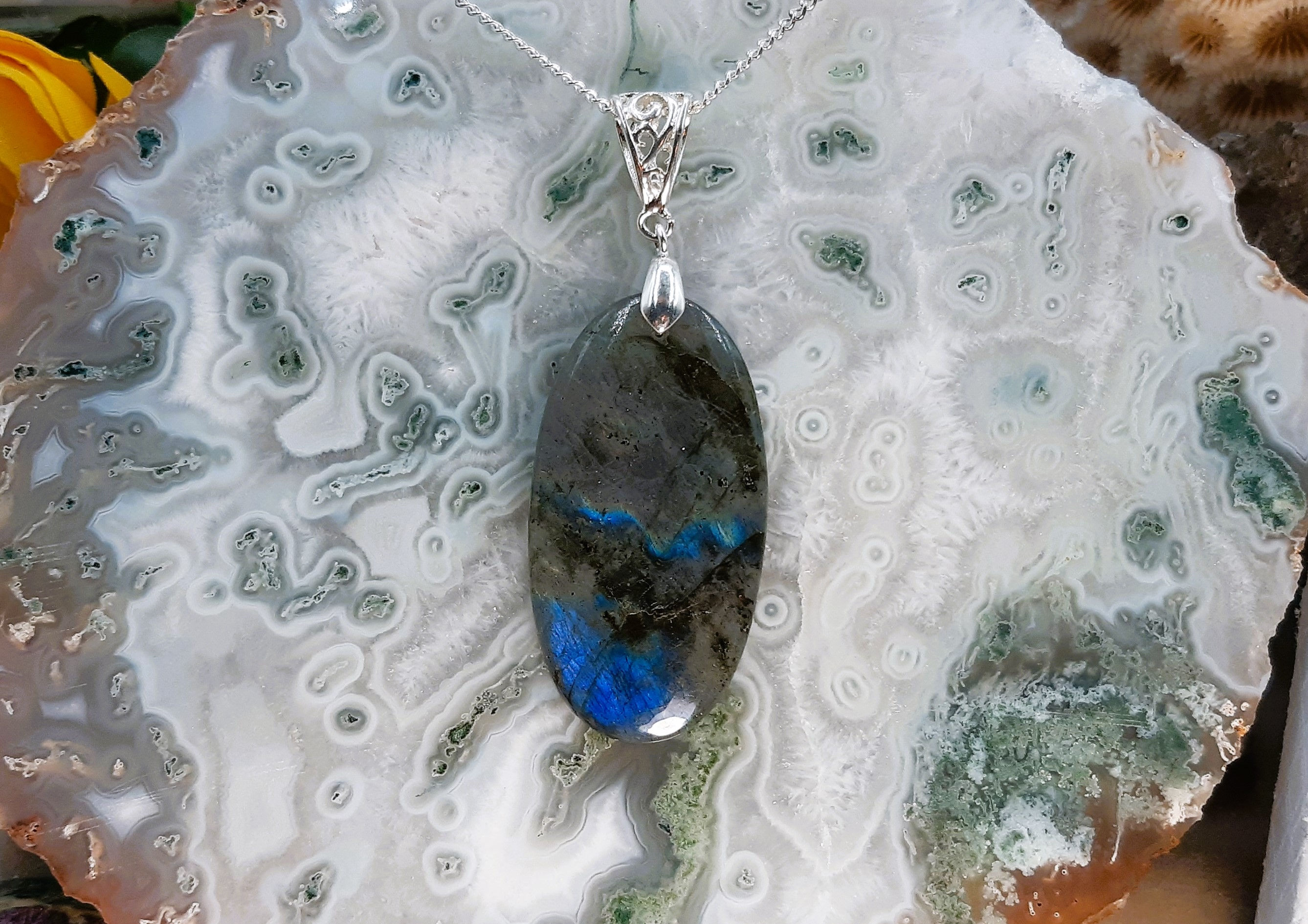 Fascinante Labradorite bleue
