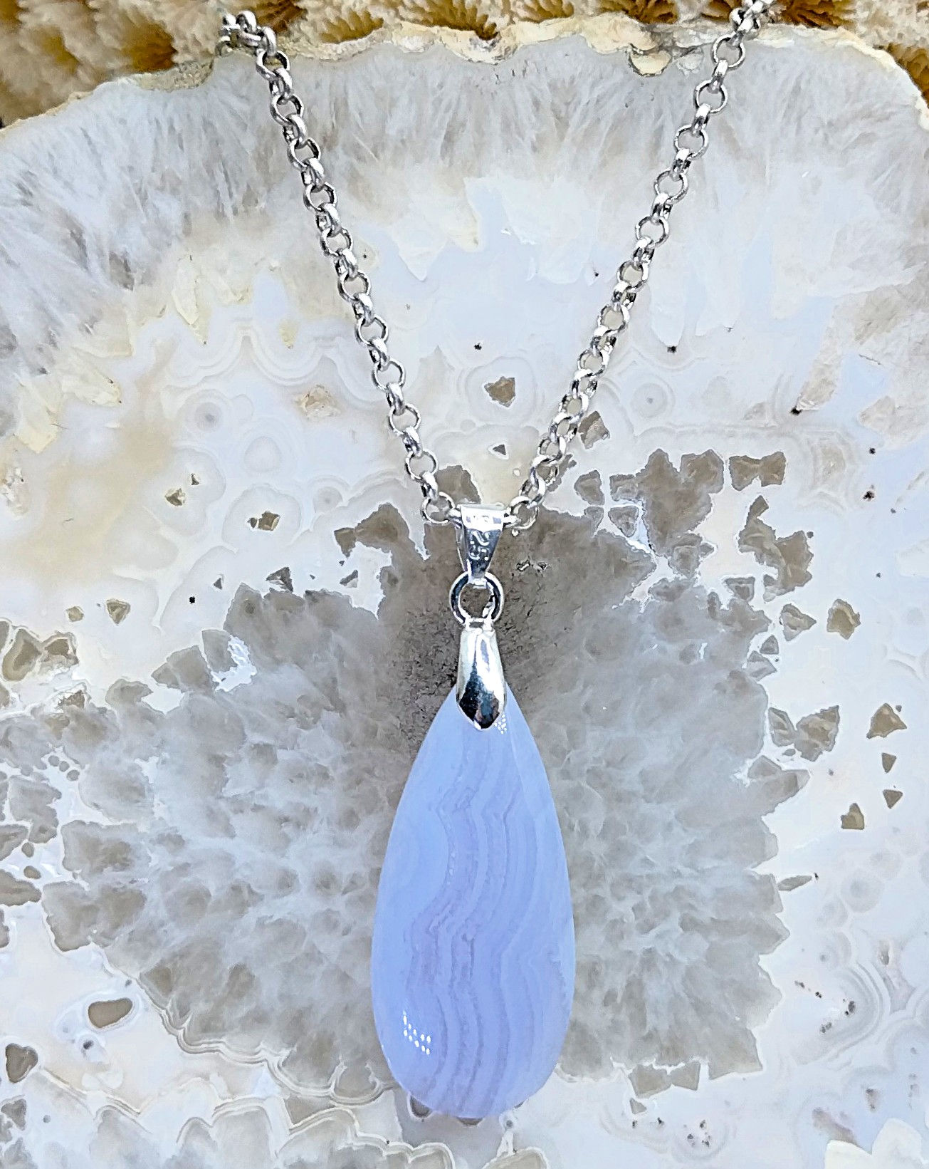 Calcédoine bleue
