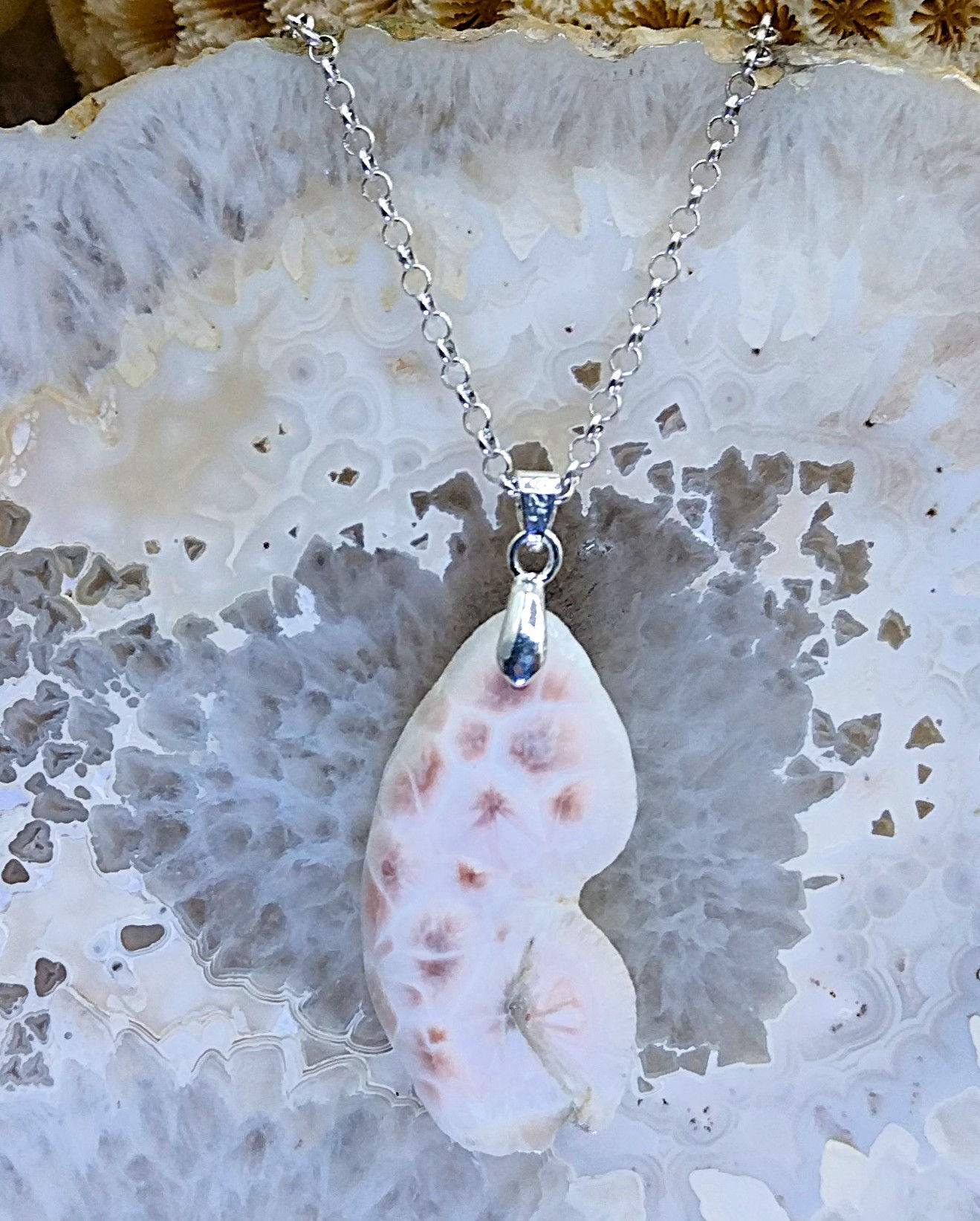 Thomsonite (Natrolite)