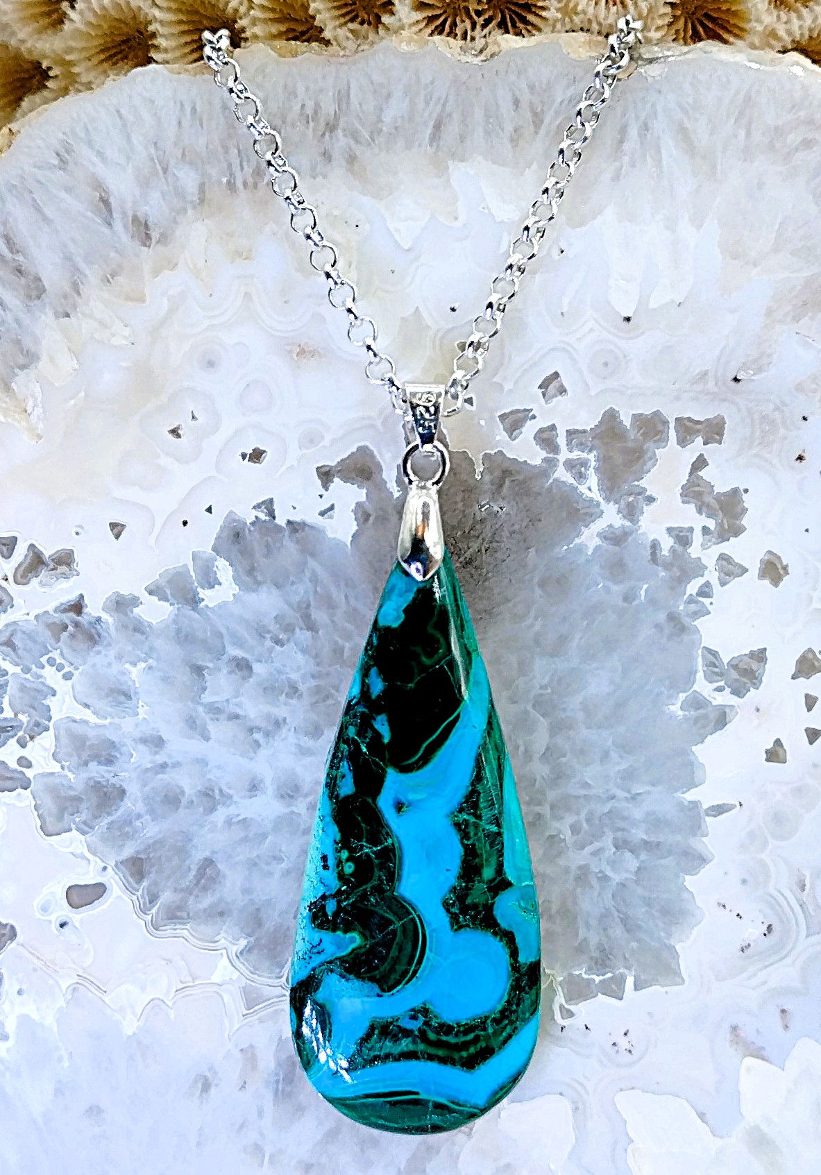 Chrysocolle dans Malachite