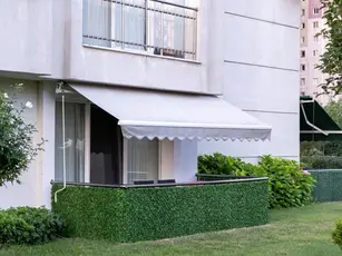 que color de toldo da menos calor