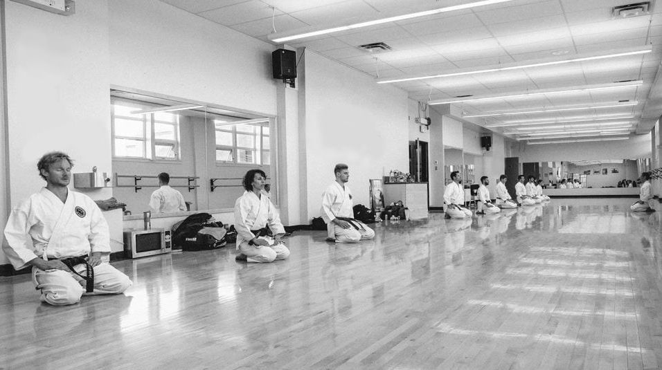 dojo black and white mokusou 2.jpg