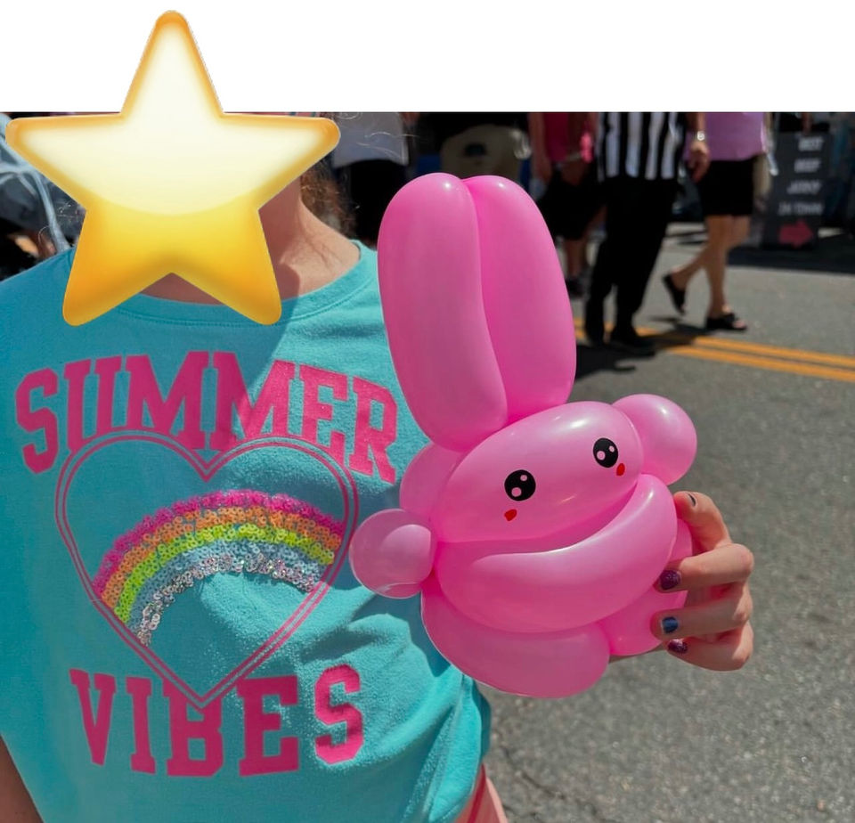 This balloon bunny twist is a delightful and creative balloon art piece! Whether for Easter events, birthday parties, or magic shows, this playful rabbit balloon is a crowd favorite. Made with high-quality twisting techniques for a realistic and fun design!