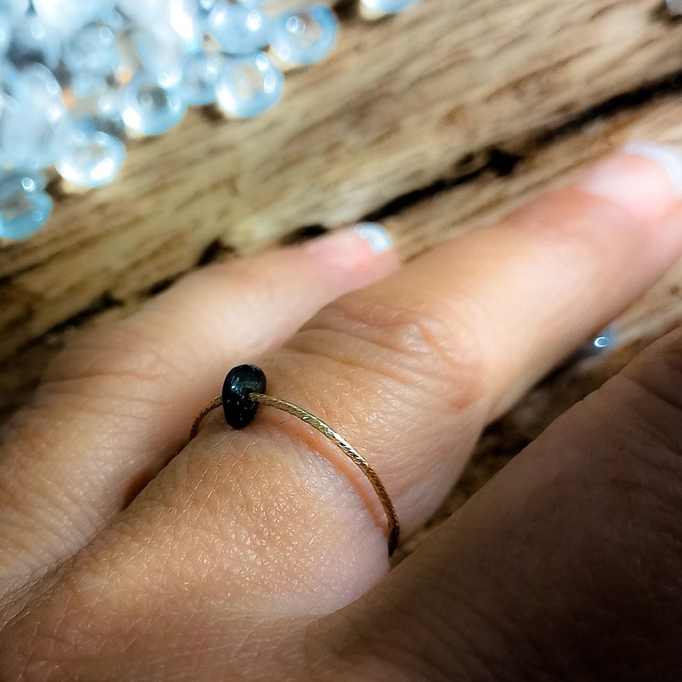 Miniature : Bague gold filled et pierre spinelle noire