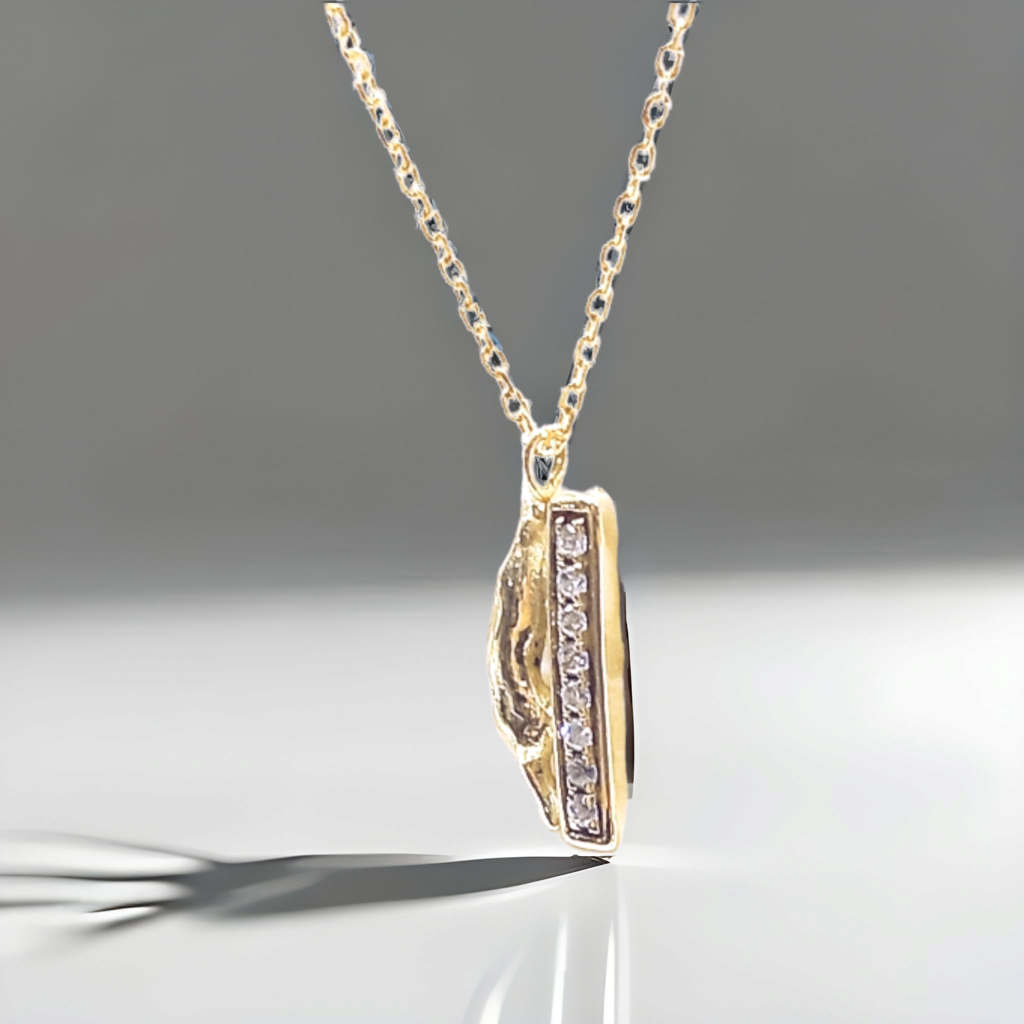 Collier brindille précieuse en or 18k et diamant taillés.           Réf DIAM102C