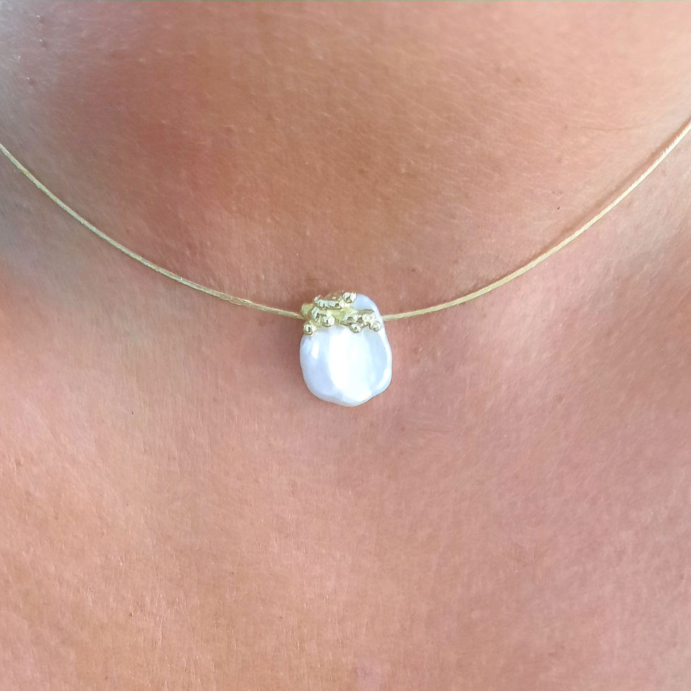 Miniature : Collier pétal et grains en or 18k et pétal de culture de Keshi