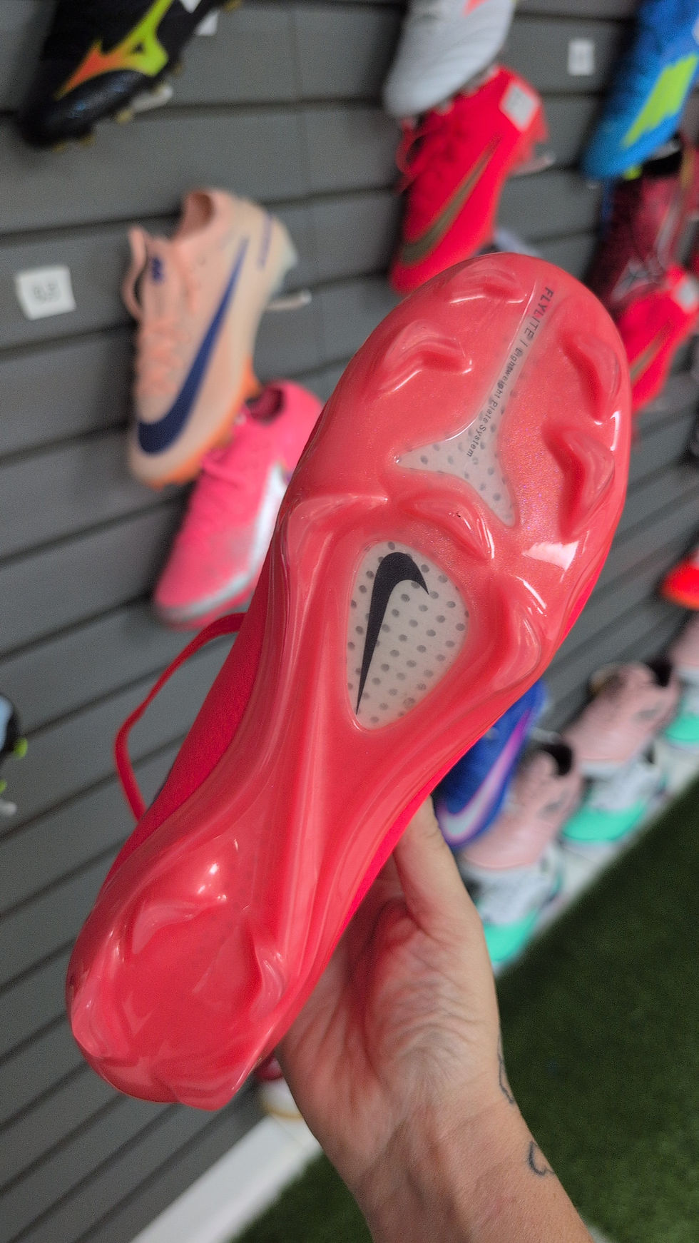 Thumbnail: Mercurial Vapor 17 break em