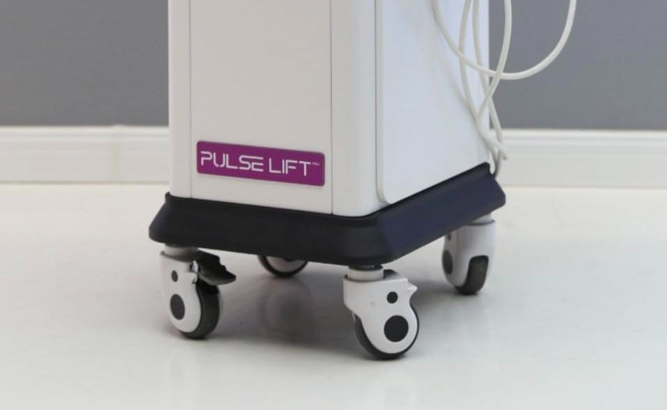 Thumbnail: Pulse Lift facial pads 