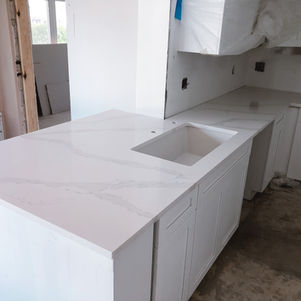 Is Calacatta Valletta the white and gray quartz countertop I should install in my kitchen?
