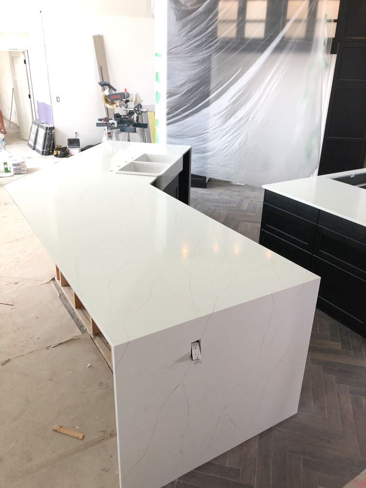 How does Lincoln Pompeii Quartz Counters Look like installed?