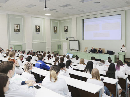 Estudiantes de medicina ayudan a los médicos de Belgorod en la lucha contra el COVID-19