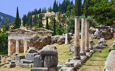 delphi-ancient-city-ruins-greece-mainlan