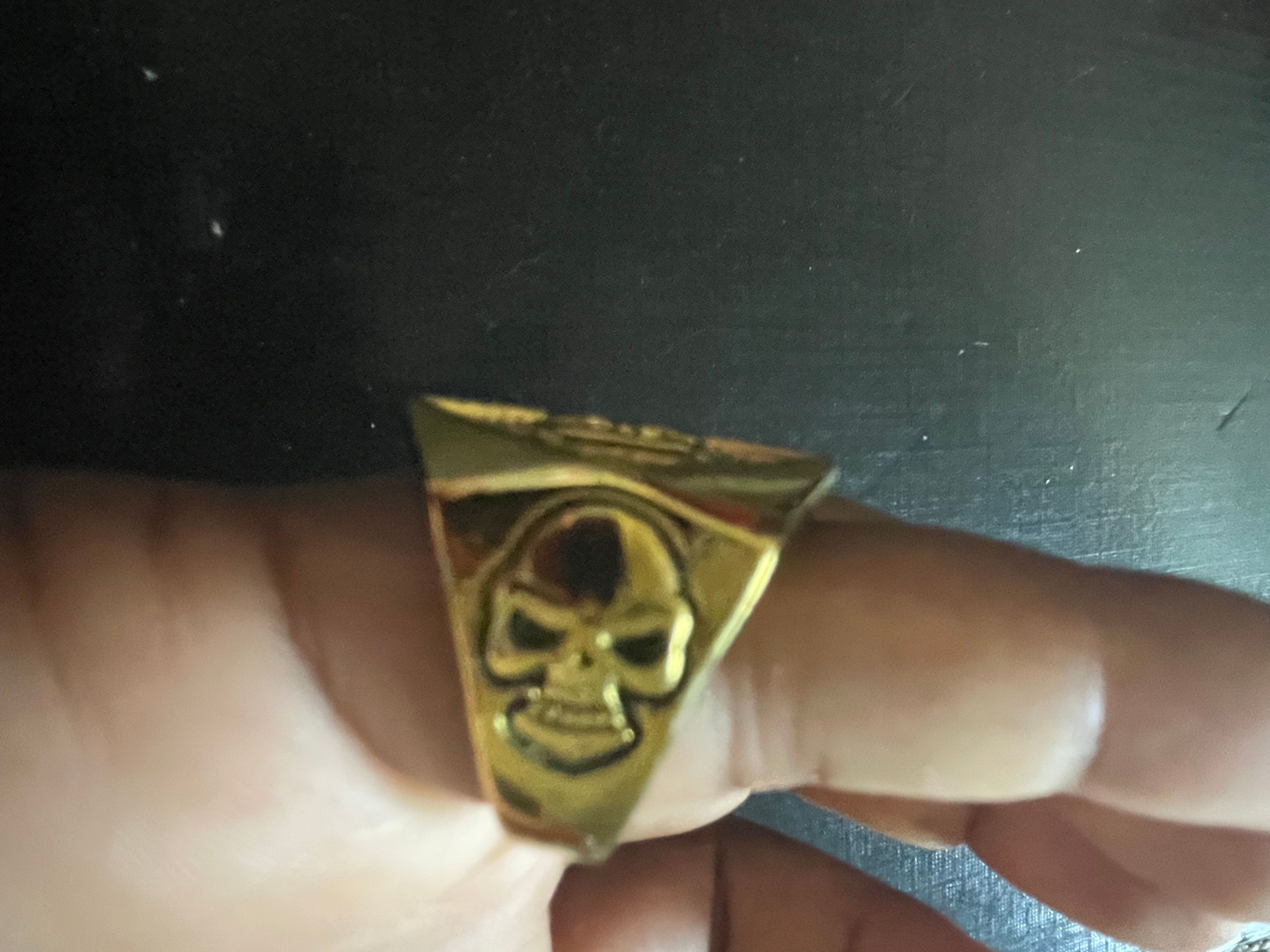 13 Skull ring