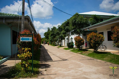 mae tao clinic Inpatient-wards-walkaway.jpg