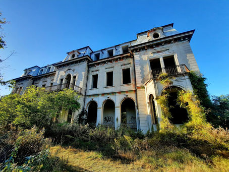 Villa Pallavicino. La casa nella roccia e le sue leggende..
