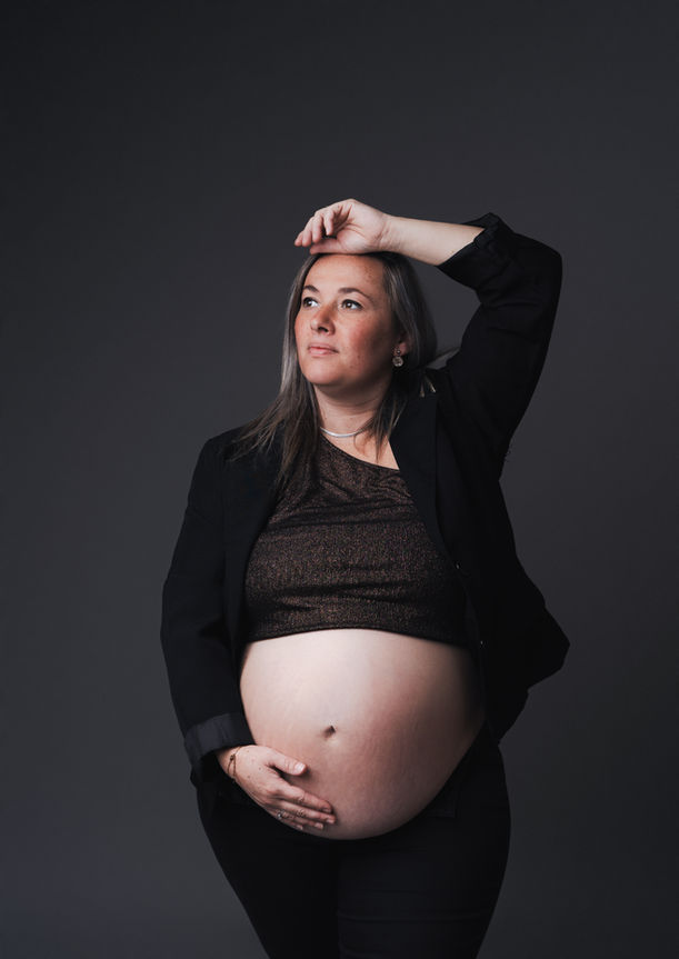 Séance photo grossesse en studio