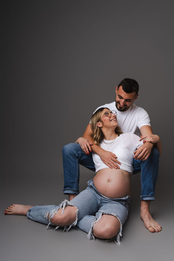 Séance photo grossesse en studio