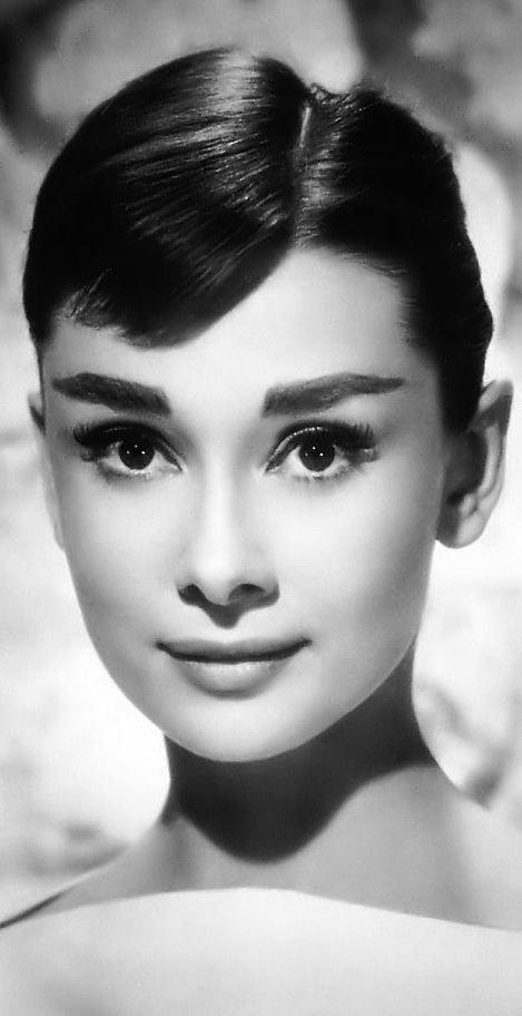 Audrey-Hepburn-Portrait-Everything-Audrey-8