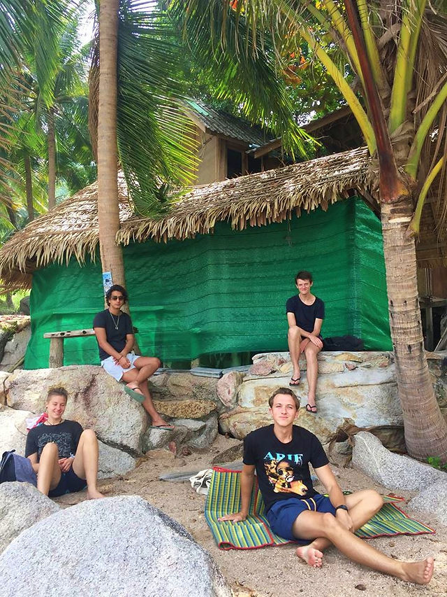 The Dearly Koh Tao Hostel: Beach Crawl 2017