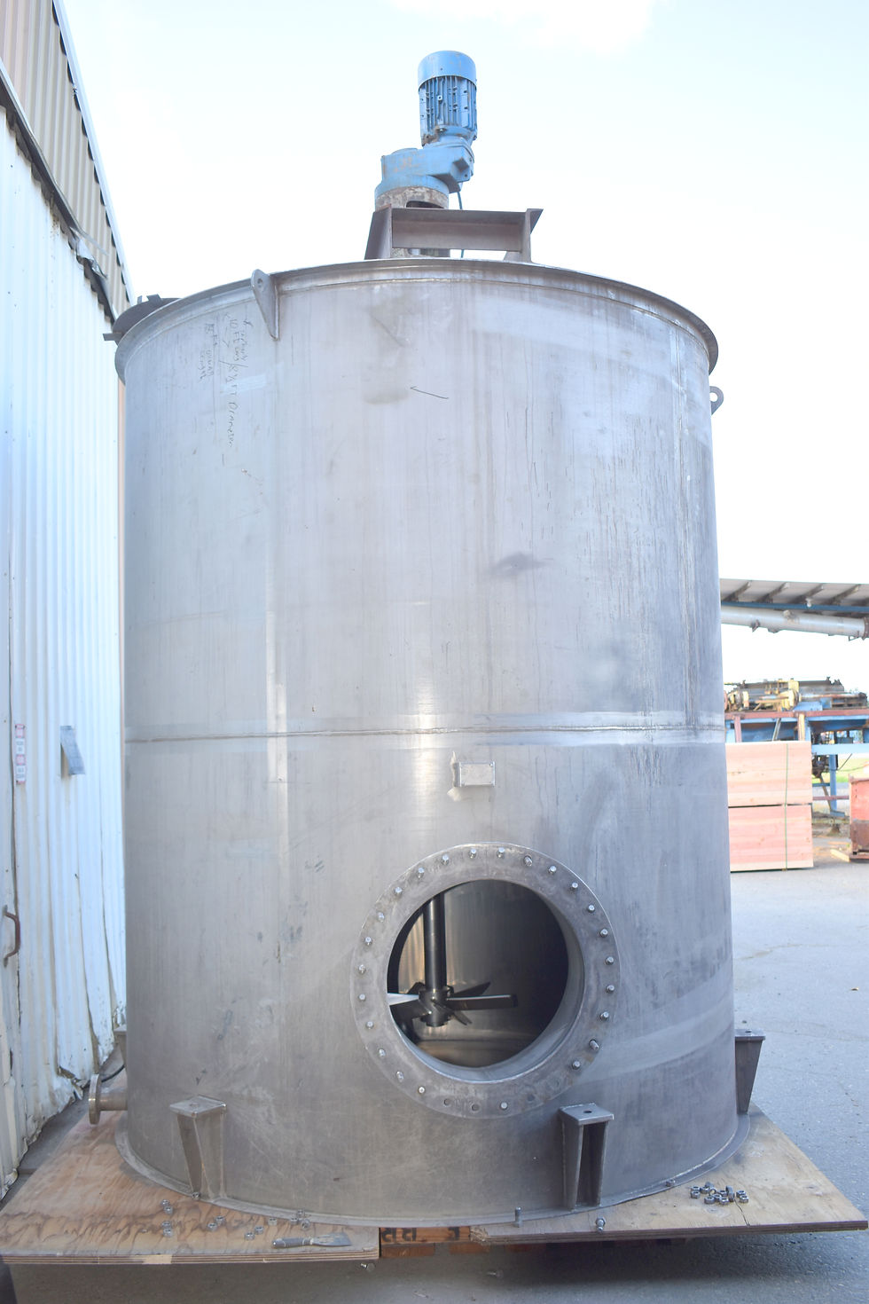 Thumbnail: Stainless mixer tank 3730 gallon vertical tank mixer