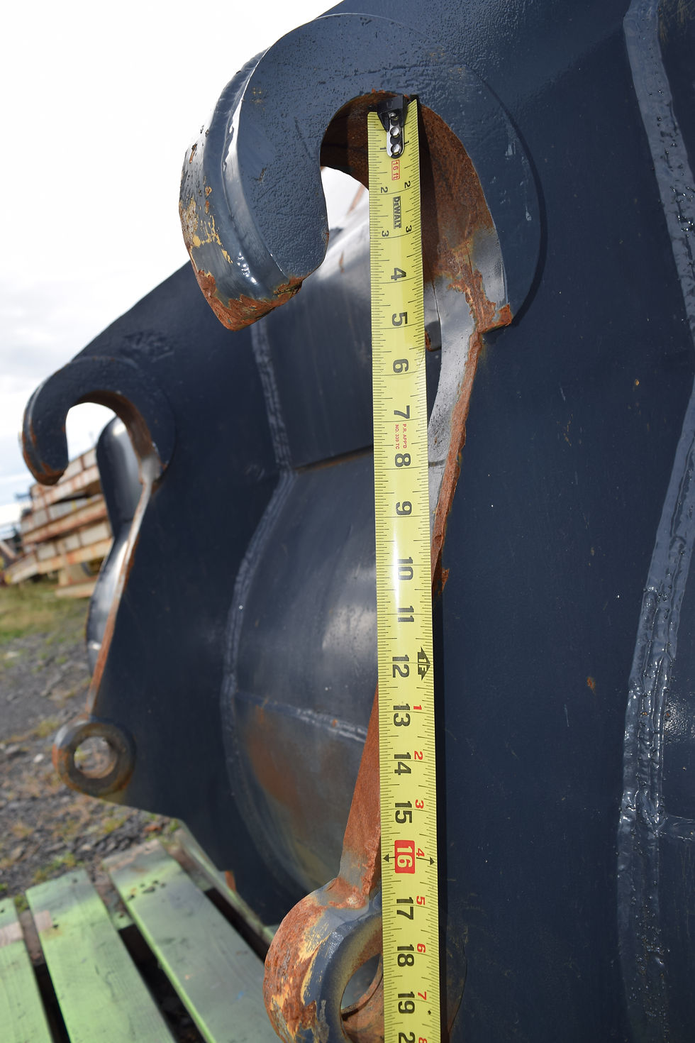 Thumbnail: Komatsu WA 250 wheel loader bucket with quick change
