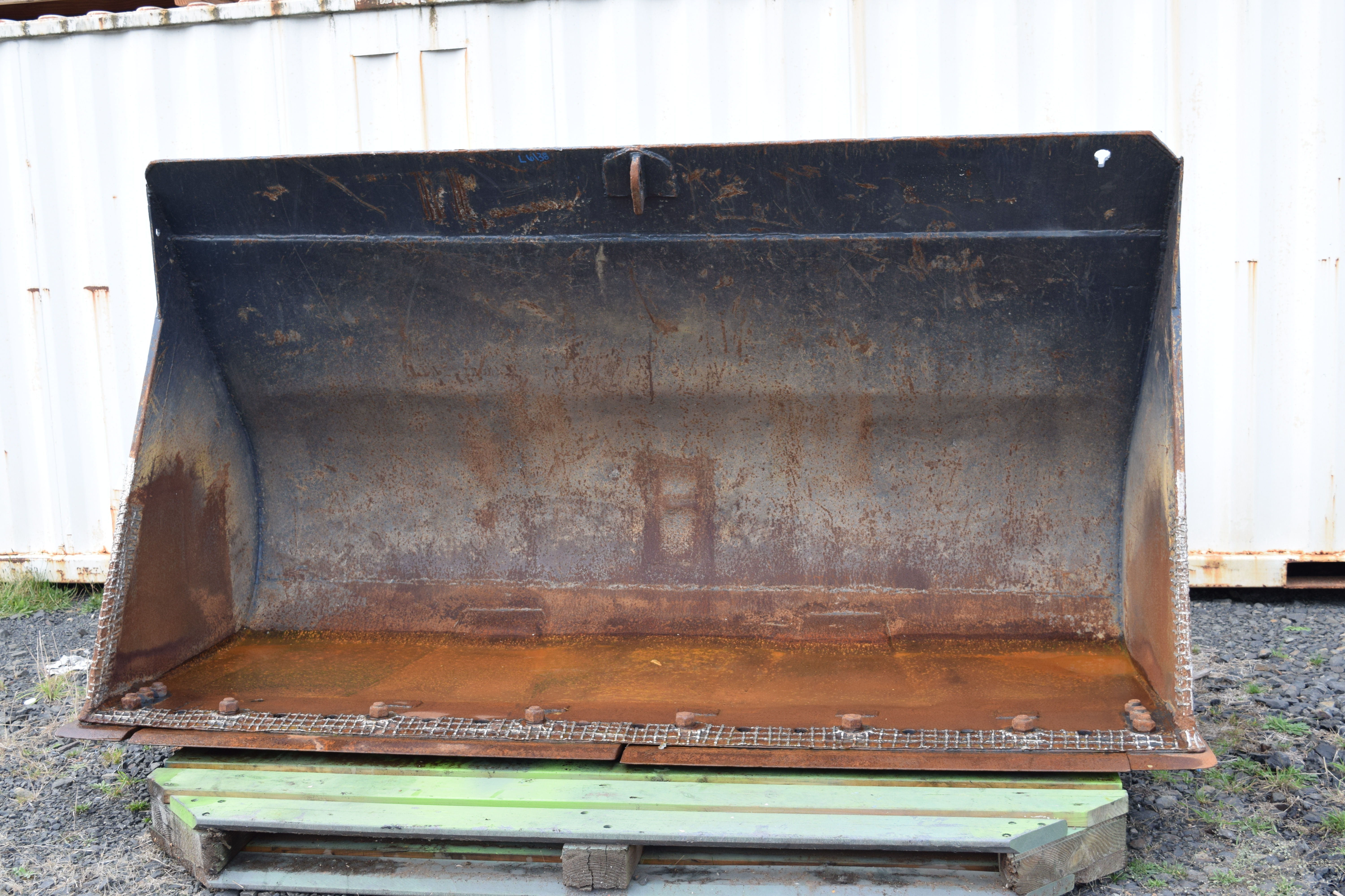 Komatsu WA 250 wheel loader bucket