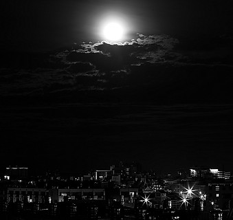 taiwan ful moon.jpg