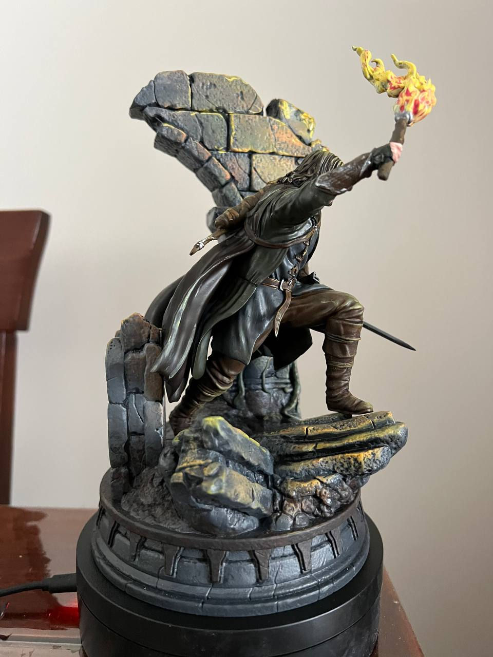 Küçük resim: Aragorn Ölüler Yolu'nda Yüzüklerin Efendisi Lotr 20 Cm Boyalı Figür (Büyük Boy)