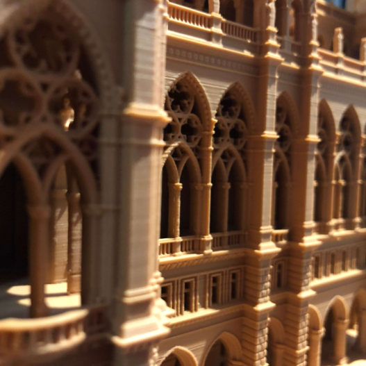 Küçük resim: Viyana Belediye Binası (Wien Rathaus) Minyatür Biblo 30 Cm