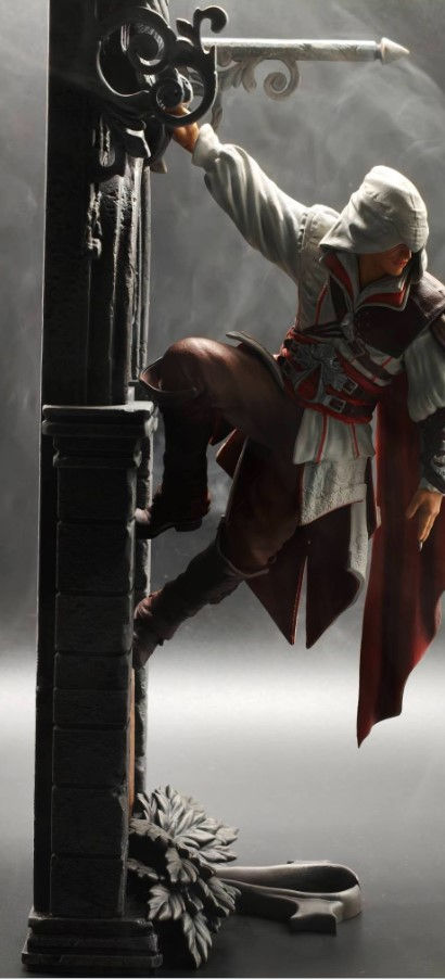 Küçük resim: Assasins CreedEzio Auditore Pusu Boyalı Figür 30 CM Büyük Boy